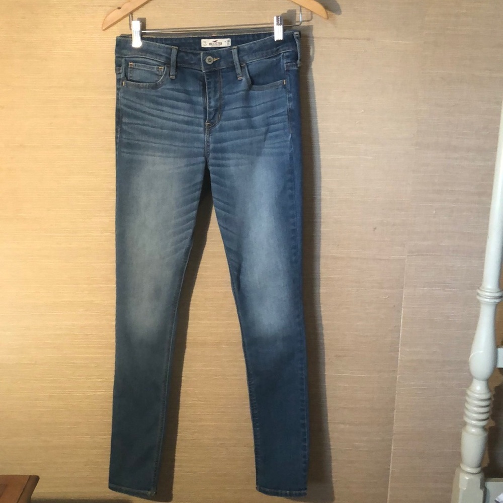 Hollister Skinny Jeans sz 7R 28W, 31L